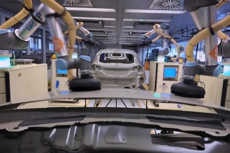 Co-botok segítenek a Ford Fiesta gyártósorán