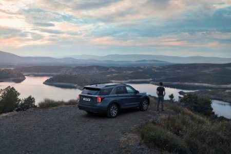 Megérkezett a Ford Explorer Plug-In Hybrid Magyarországra