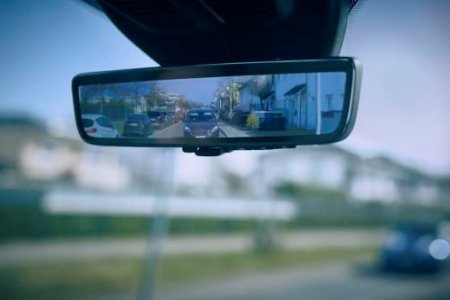   A Ford áruszállítói számára tervezett okos tükör megoldása