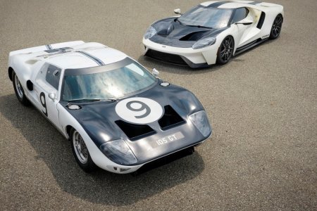Ford sajtóközlemény és a  Ford GT Heritage Edition