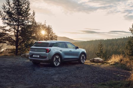 A Ford bemutatja a sokoldalú, elektromos hajtású Ford Explorert