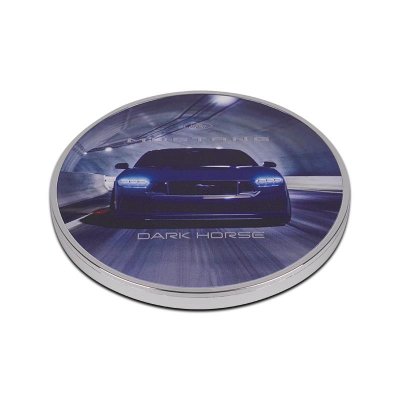 Ford Mustang Dark Horse vezeték nélküli töltő