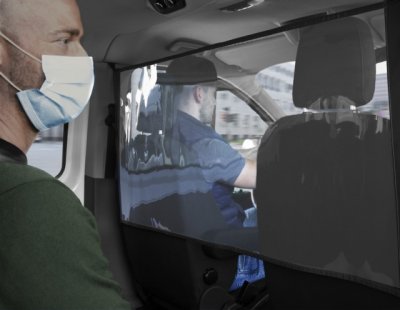 Ford Custonm biztonsági védőfal, személyszállító