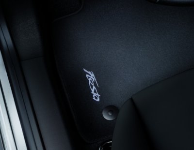 Ford Fiesta Velúr szőnyeg fekete, első