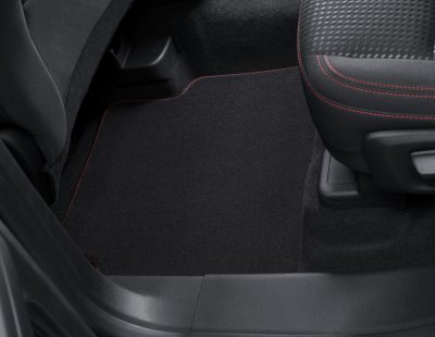 Ford Kuga szőnyeg készlet piros varrással