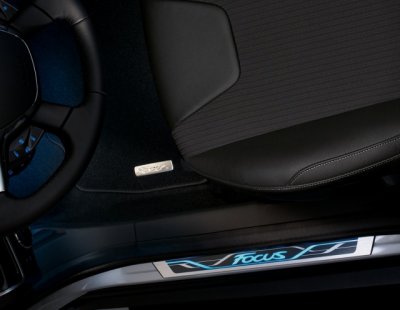 Ford Focus első küszöbvédő