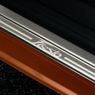 Ford Fiesta küszöbvédő, első