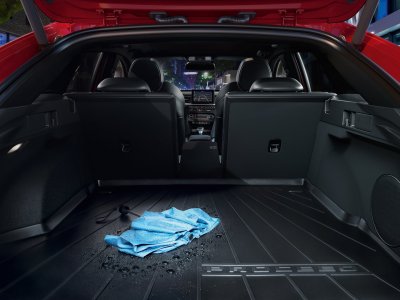 Kia Proceed csomagtértálca JBL rendszerrel