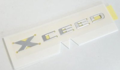 Kia X-Ceed felírat, hátsó